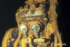PECIO DEL “FUJIKAWA MARU” (ISLA DE ETTEN, TRUK LAGOON, MICRONESIA) -  Weno Micronesia foto 3